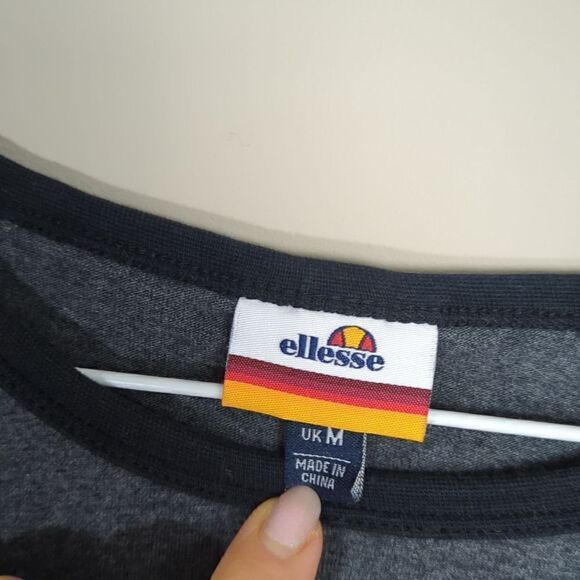 Ellesse cropped T-shirt embroidered logo size medium baseball sleeve - Picture 2 of 4